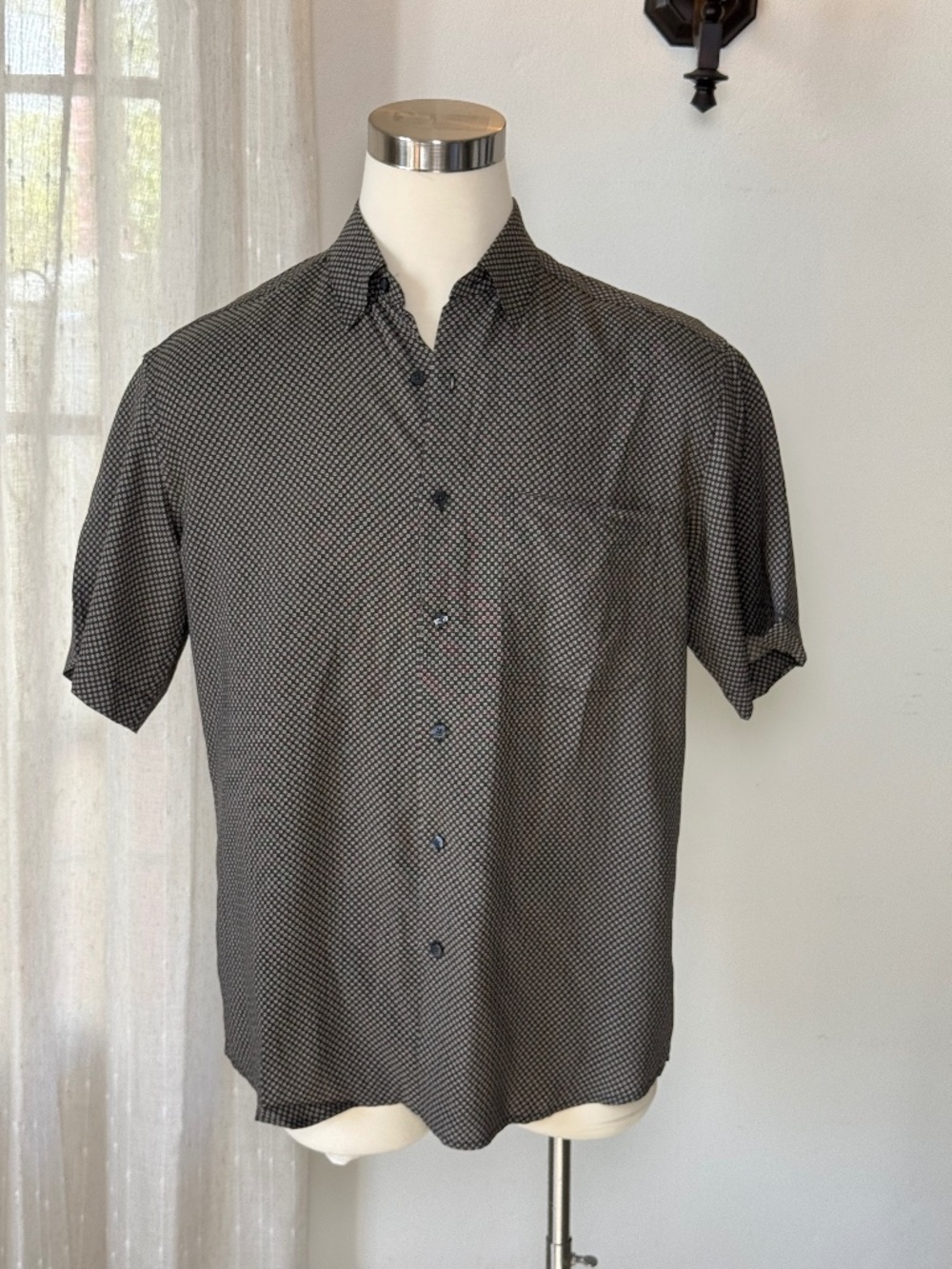 Vintage Claiborne 100% Silk Geometric Print Short Sleeve Button Up Shirt Men's M